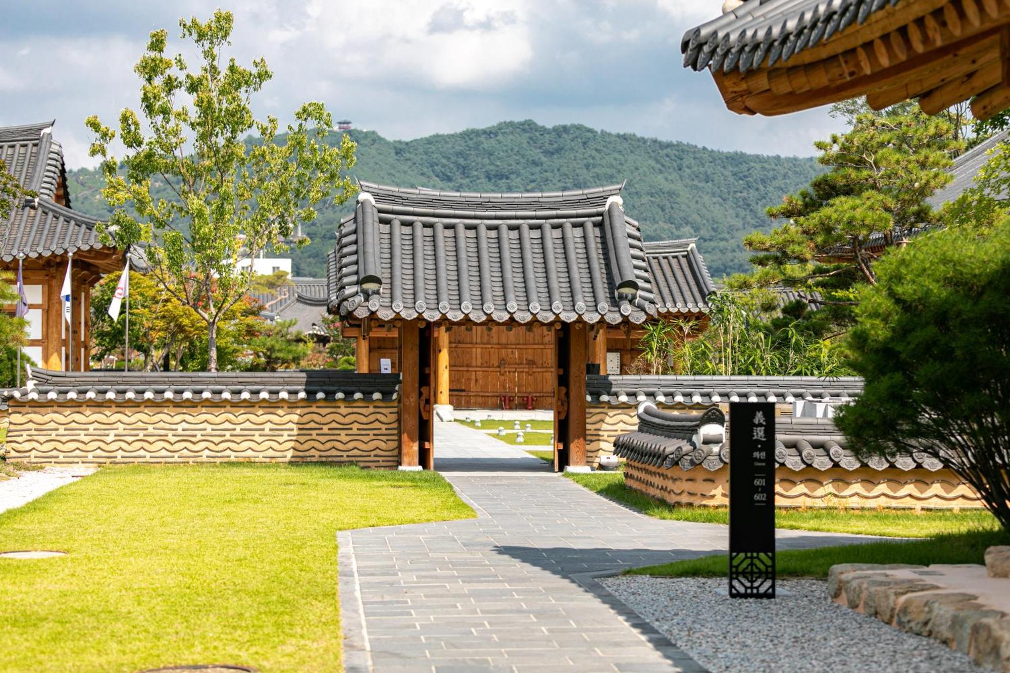 Hanok Stay Namwonyechon By Kensington Exterior photo
