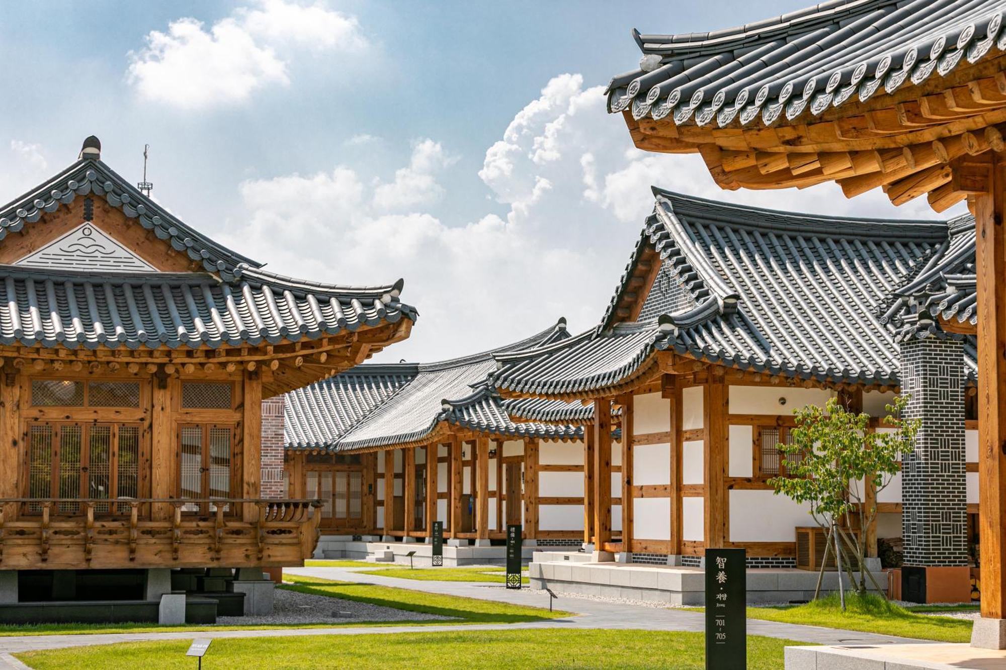 Hanok Stay Namwonyechon By Kensington Exterior photo
